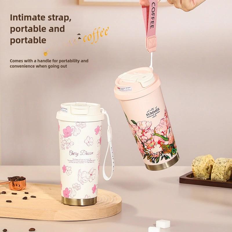 Jednoduchý moderní šálek kávy z nerezové oceli 316 s izolací a brčkem může být vhodný doprovod k vysoce hodnotné cestování, sportu a volnočasové kávě.