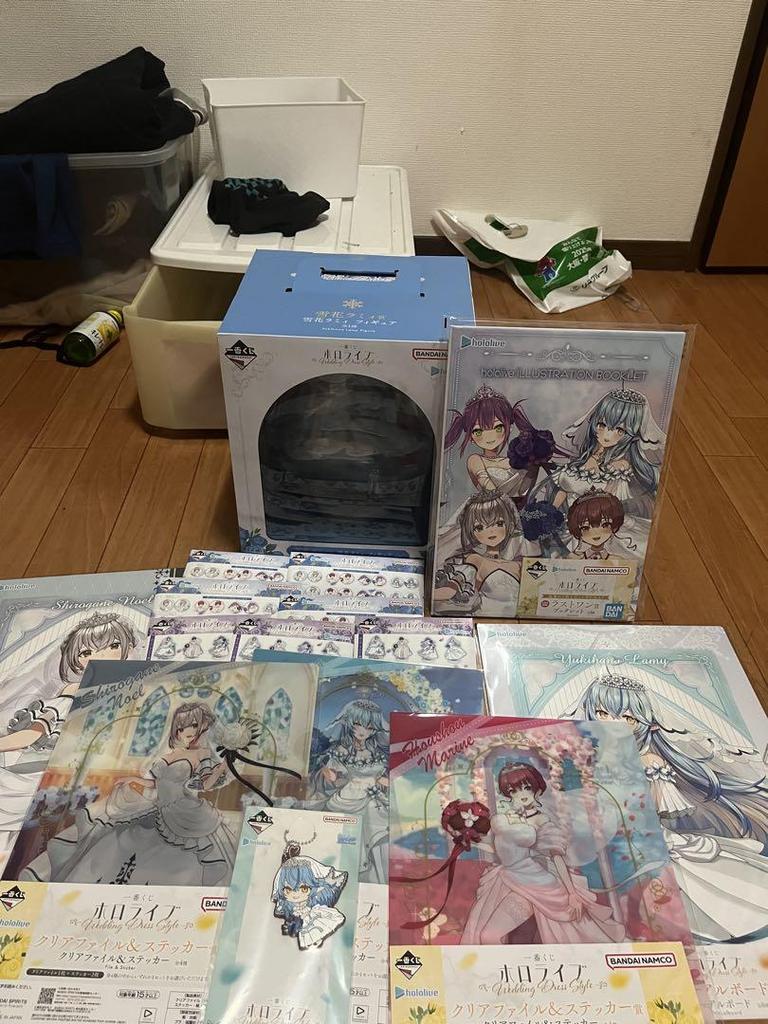 [USED] Holo, Lamy figures and more