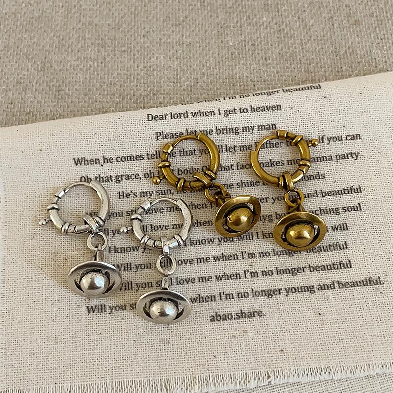 Distressed Planet Metal Ear Cuffs: Women's High-End Retro Fashion Earrings