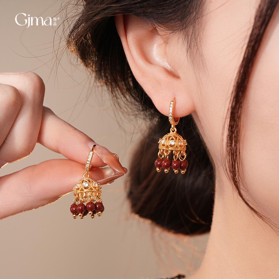 Liu Yifei red pearl earrings women's earrings 2025 new popular camellia stud earrings