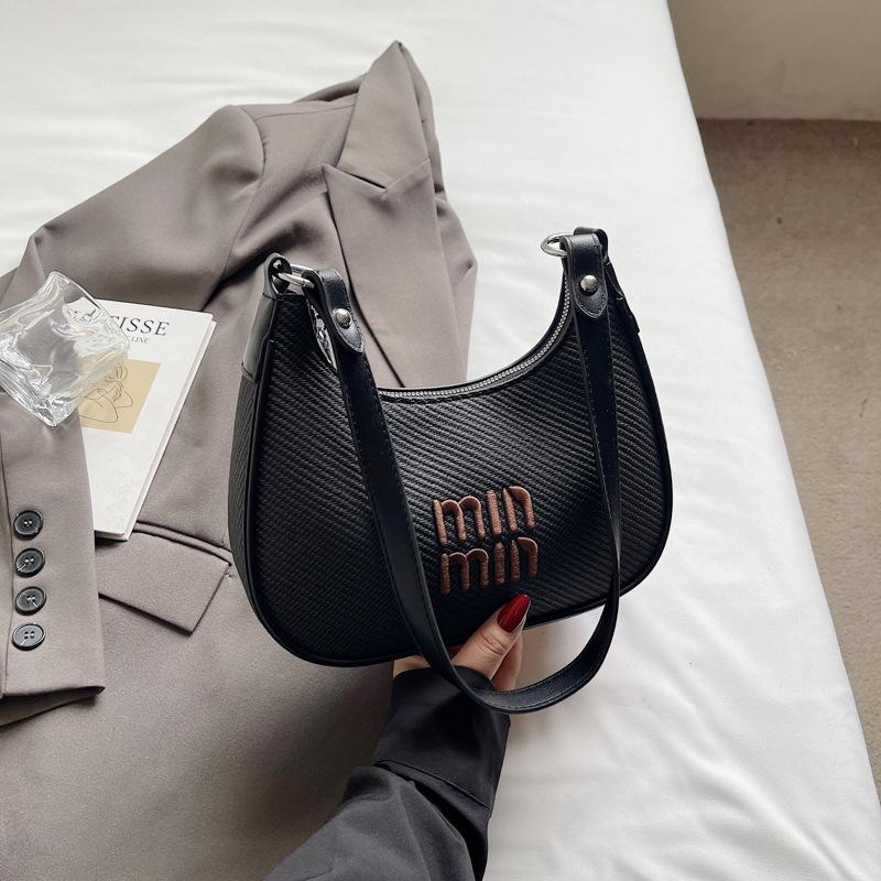 

Versatile underarm bag women s bag new niche design women s shoulder messenger bag чёрный