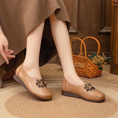 Autumn New Leather Mother Shoes Flat Heel Wedge Heel Retro Flower Deep Mouth Beef Tendon Sole Medium and Old Single Shoes