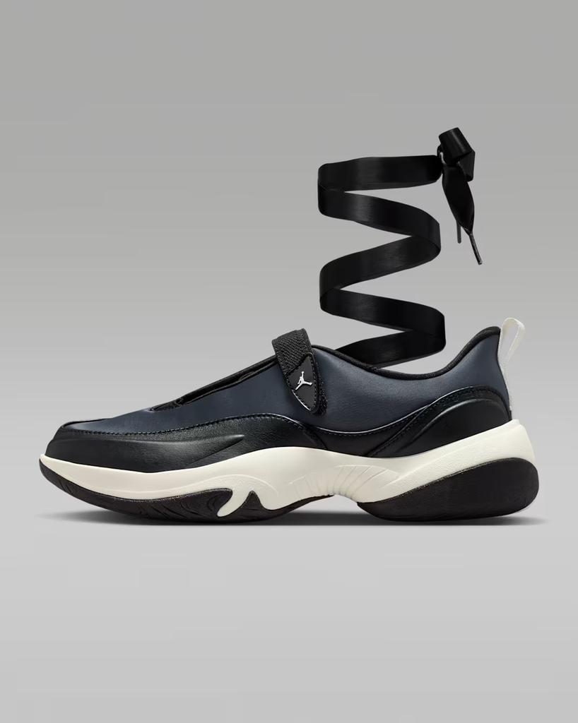 IB8597-001 Nike Jordan Pointe Black Sail (Women's)