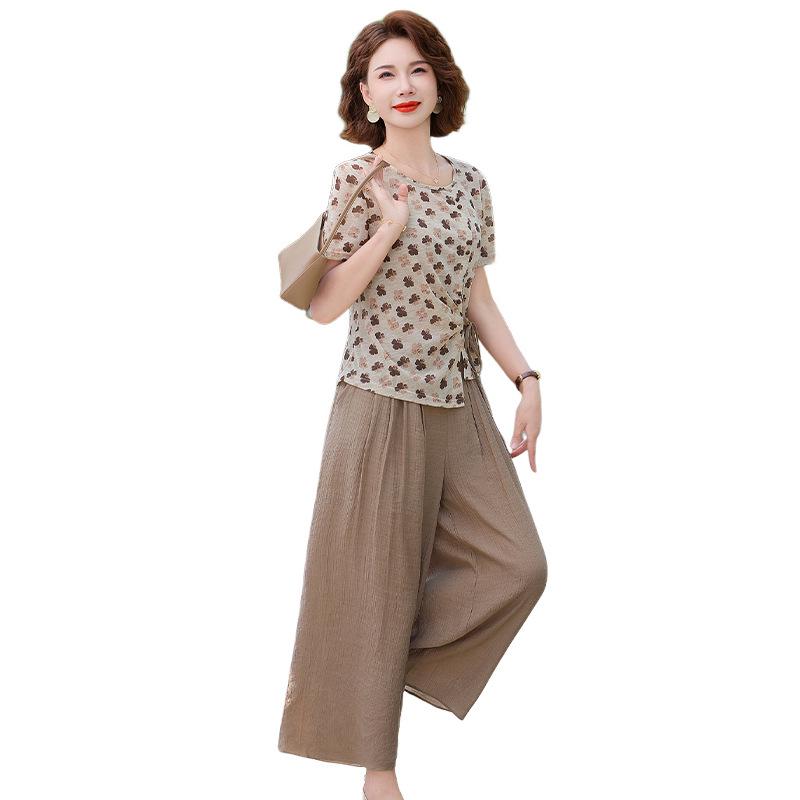 Mother's Summer Outfit: Elegant Short-Sleeve T-Shirt & Wide-Leg Pants Set for Mature Women