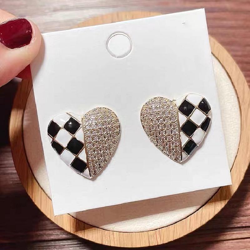 S925 Sterling Silver Asymmetrical Black & White Plaid Heart Earrings 7B208