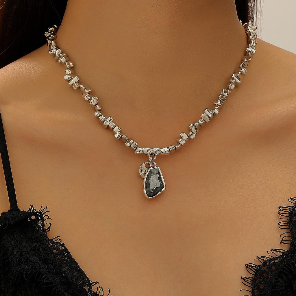 Irregular Cut Broken Silver Geometric Necklace Personalized Minimalist Fashion Jewelry Accessories