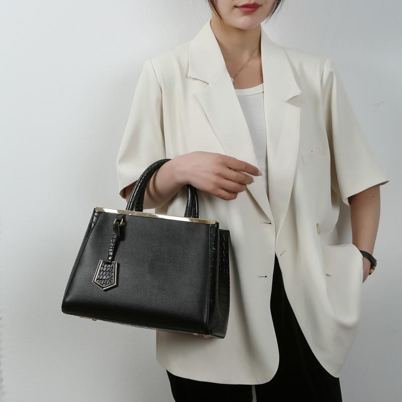 Spring new fashion three-piece mother and child bag single shoulder portable crossbody textured women's bag