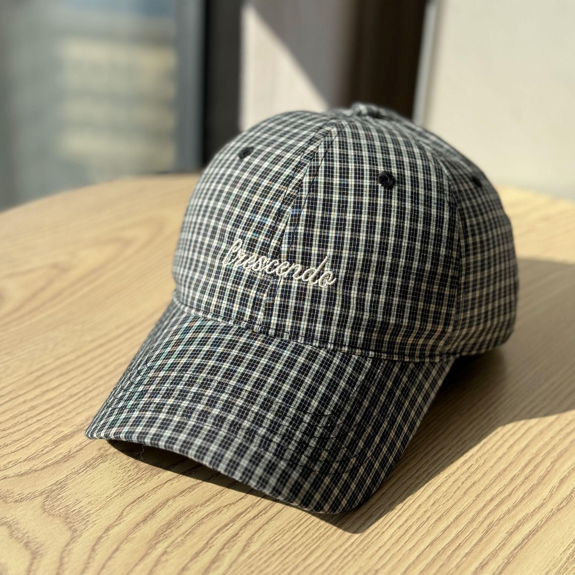

High-quality new plaid letter embroidered baseball cap with wide brim and soft top, suitable for both men and women, makes the face look smaller and Adult54-60Adjustable чёрный