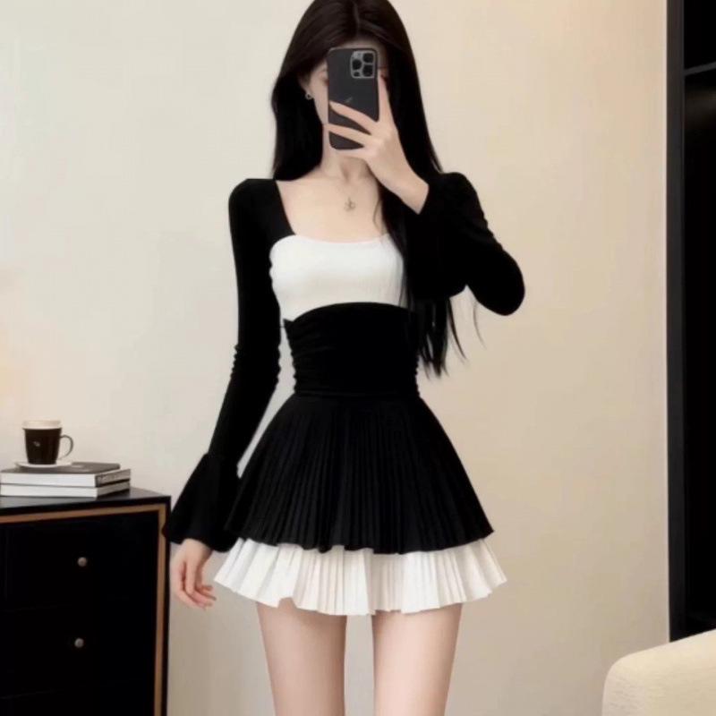 

Elegant French Court Style Winter Dress with Embroidered Corset & Pleated Skirt XL (Bust 116-125 cm)