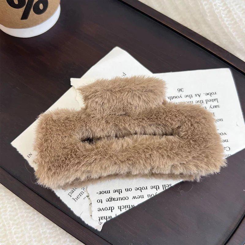 Large Plush Hair Clip: Autumn/Winter Volumizing Shark Clip for Women