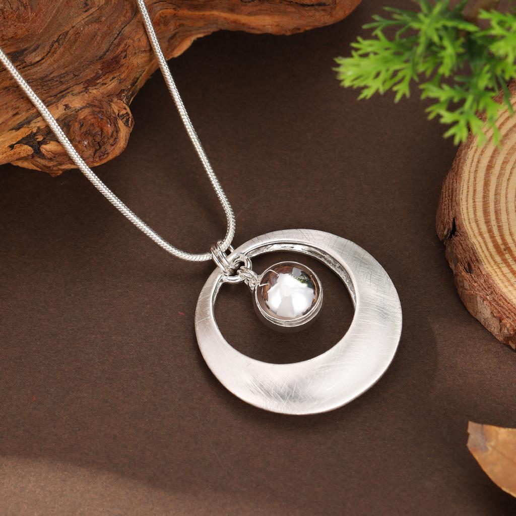 New brushed hollow ring ball pendant, women's fashion high sense hollow round necklace