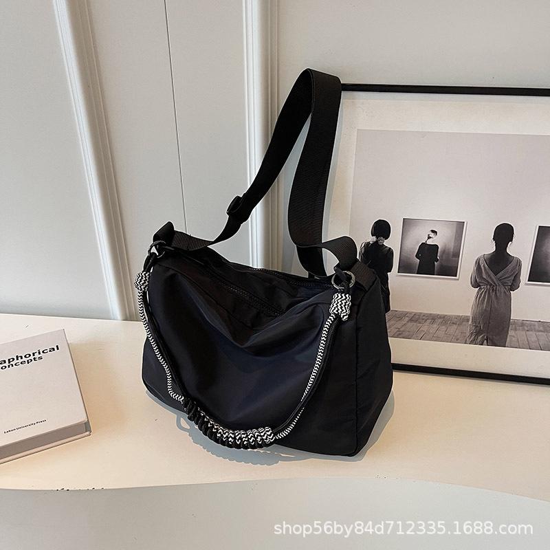 Retro fashion women's large-capacity bag 2025 spring new versatile shoulder bag premium texture tote bag women