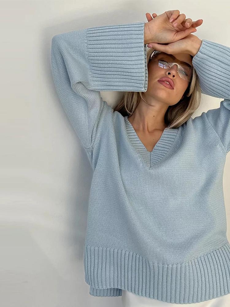 Women's Pullover Sweater with A V-neck and A Slit At The Bottom