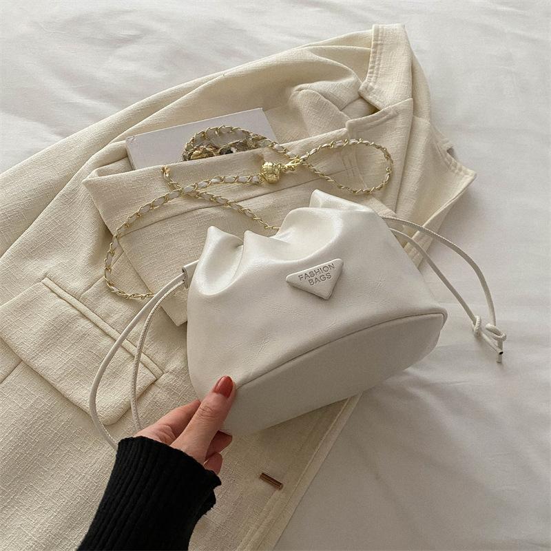 

Новые модные маленькие сумки для женщин на лето женская сумка через плечо повседневная нишевая мода трендовая сумка-ведро