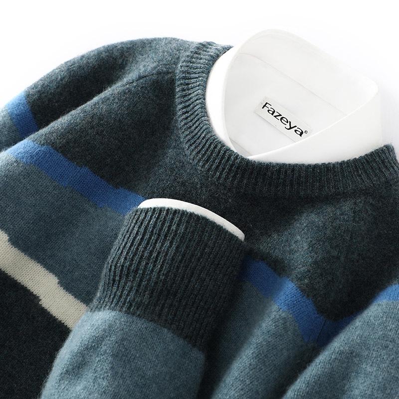 

2025 Autumn/Winter Men s Color Block Wool Sweater - Round Neck Pullover, Loose Fit Knit Base Layer. Extra Large