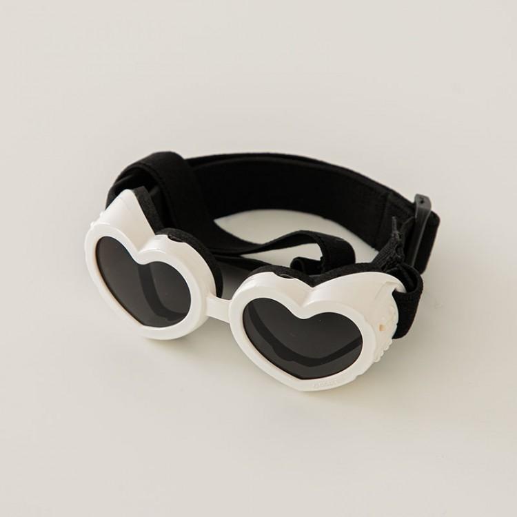 

Pet Glasses, Love-shaped Sunglasses, Windproof and UV-proof Glasses, Universal for Small Dogs and Cats белый