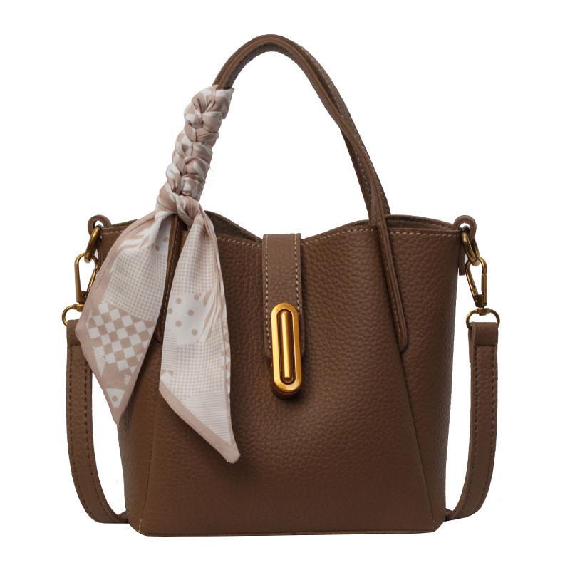 

Trendy Spring Shoulder Crossbody Bag With Lock Closure And Car Stitching Details In Four Colors коричневий