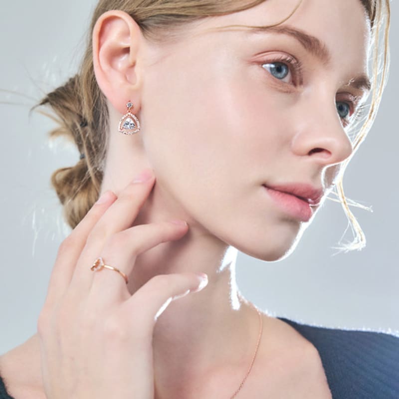 ELLE Jewelry 14K Tri Swing Earrings (Gold Filled) ELGPEE449