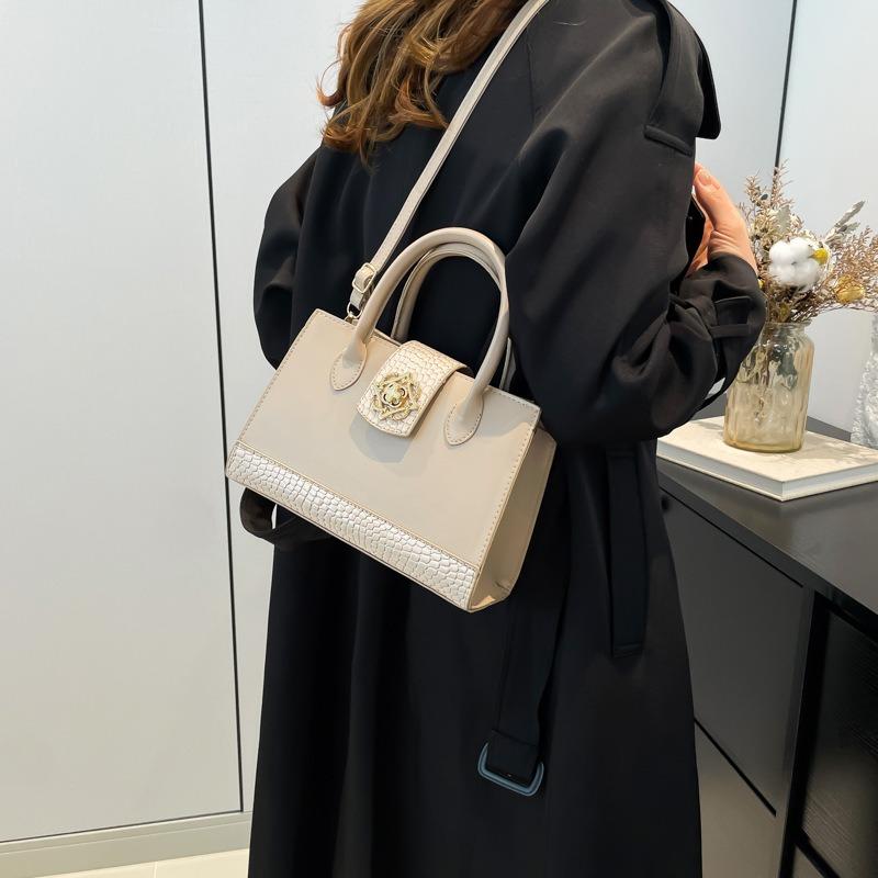 Solid color casual new crossbody fashion popular fashion retro texture winter portable small square bag women