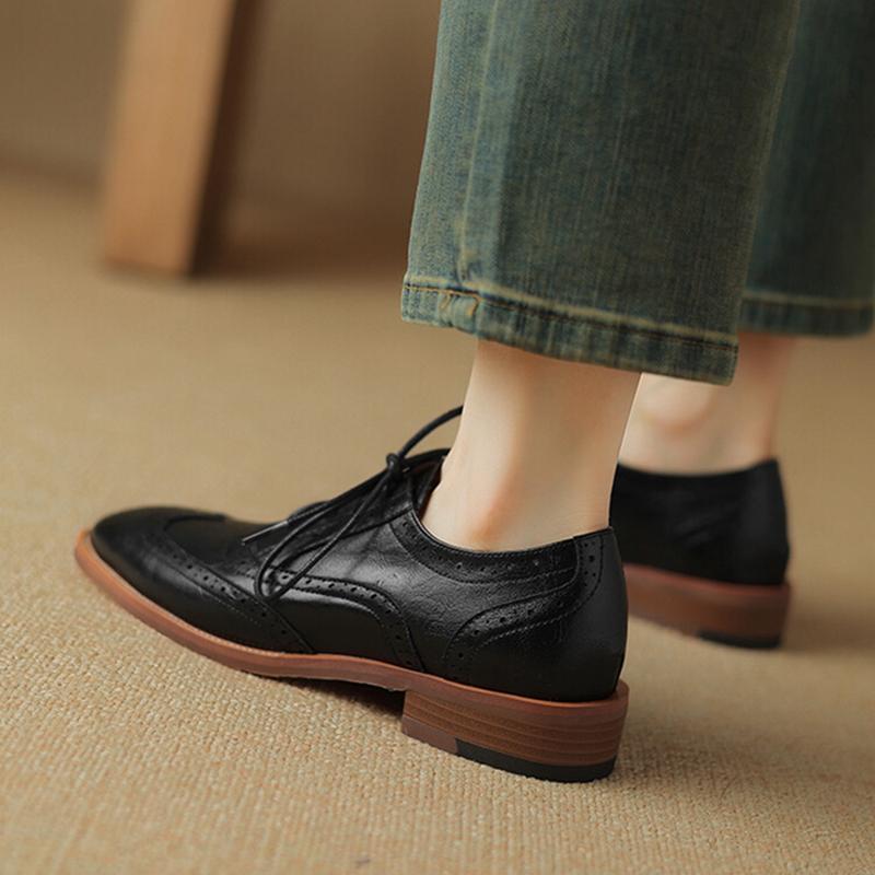 Mode NY Vår/Höst Dam Oxfords Delat Läder Skor för Damer Brogues Vintage Snörning Loafers Handgjorda Svarta Extra Stora Skor
