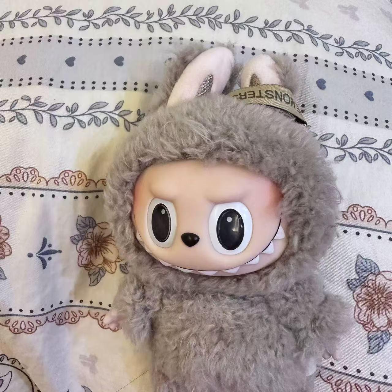 

Виниловая фигурка Bubble Labubu Макарон: Милая плюшевая игрушка - Поколение 1 17cm