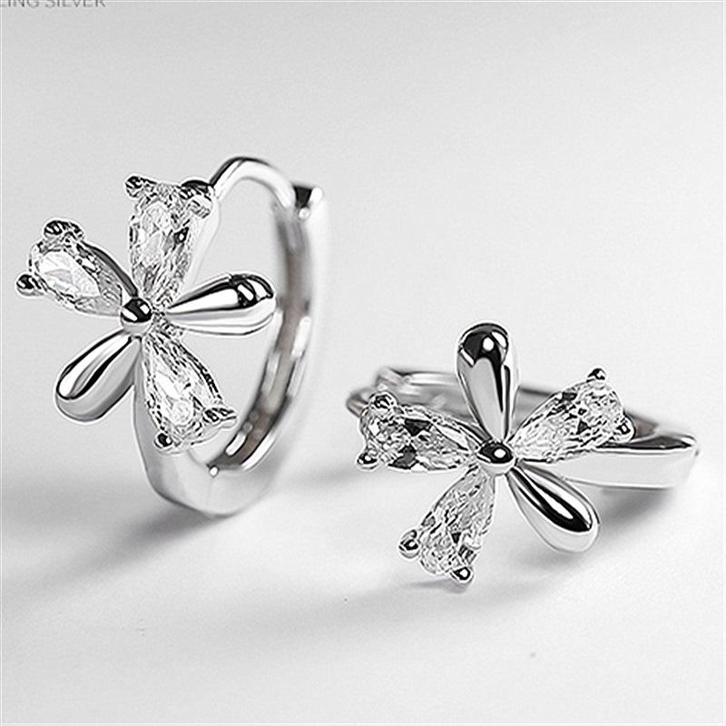 Weihua Plum Blossom Snowflake Crystal Earrings - Korean Fashion Studs for Women, Perfect Christmas or Birthday Gift