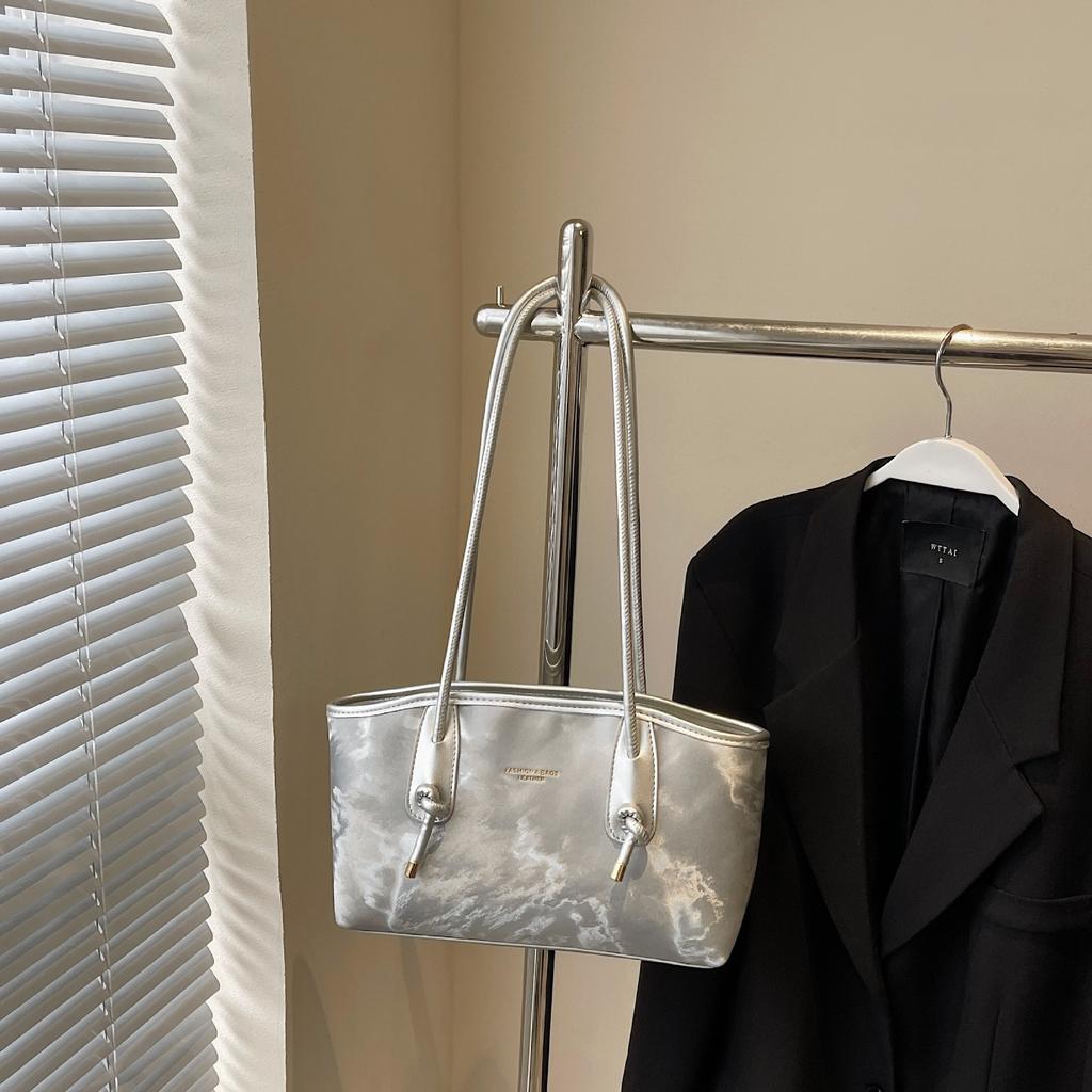 Tasche mit großem Fassungsvermögen Damen Sommer vielseitig neu Nischendesign Schulter Achseltasche lässige Pendler Tragetasche