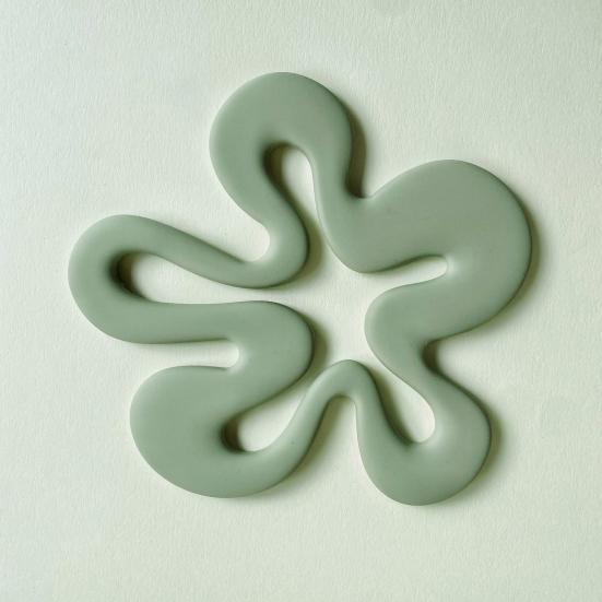 Flower Shaped Silicone Coasters Heat Resistant Placemats for Hot Pots Pans Non-Slip Table Protectors for Modern Kitchen