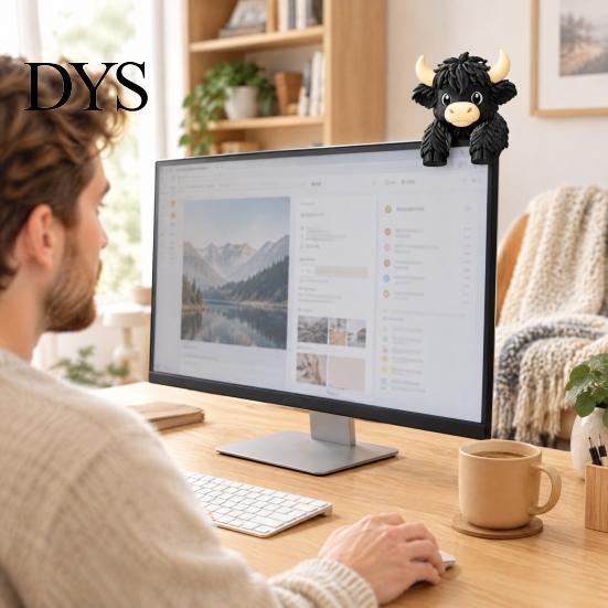 Creative Home Office Ornaments Cute Highland Cow Monitor Figurine, 3D Printed Animal Sitting on Small Topper Figurine Computer Screen Edge Ornament,