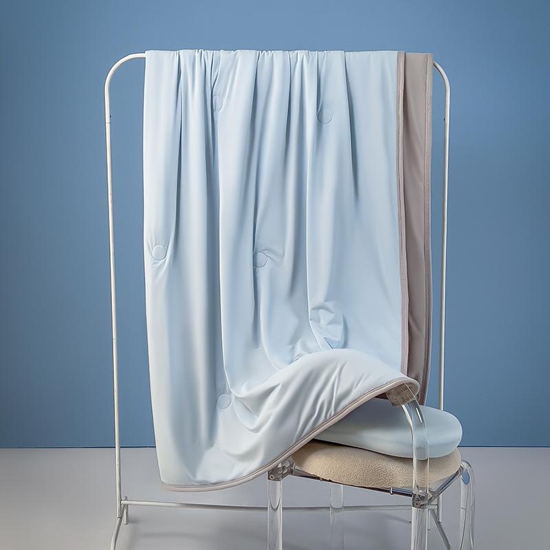 Soft and Comfortable Summer Quilt Cool Air Conditioner Cool Ice Cream Cool Silk Machine Wash Summer Quilt