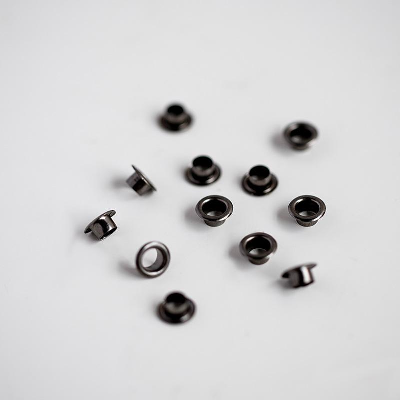 DIY Handmade Aromatherapy Wax Tablet Pendant with Rust-Proof Gold, Silver, Copper, Black Eyelets