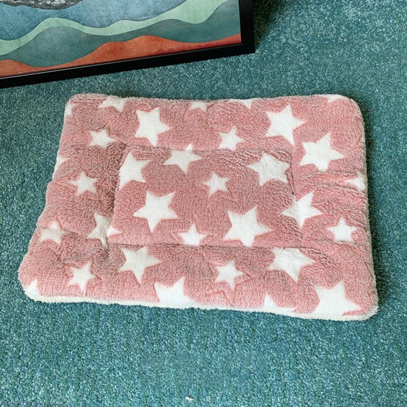 Warm Flannel Pet Mat for Dogs Cats Soft Fleece Blanket Pad Cozy Sleeping Bed Puppies Kittens Puppy Kitten Cushion Pet Accessorie