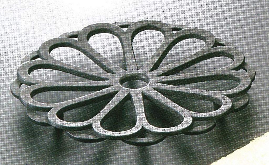 Iwachu 17030 Nambu Cast Iron Kettle Stand, Chrysanthemum Design, Large, Black