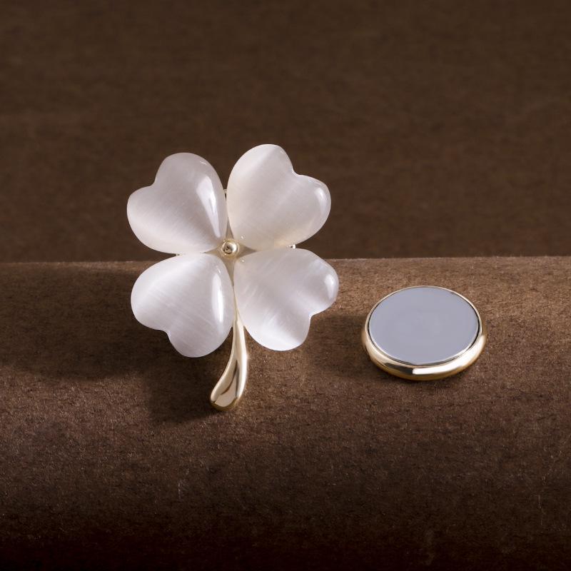 High-Grade Magnetic Four-Leaf Clover Brooch: Women’s Flower Anti-Exposure Clothing Pin