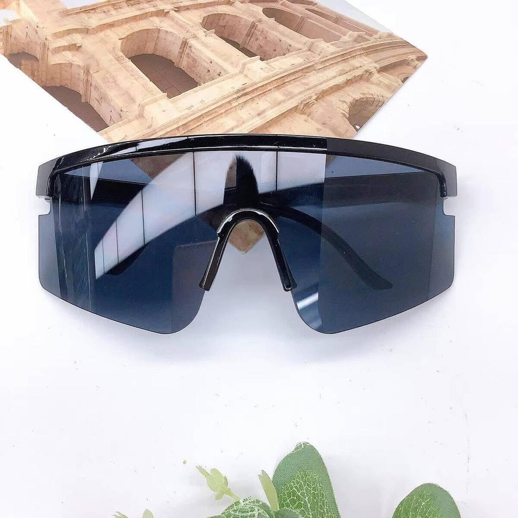 2026 New Children's Sunglasses Fashion Cycling Sports Glasses Sunscreen and Windproof Children's Outdoor Cycling Goggles