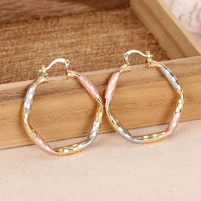 Asian, European and American exquisite exaggerated earrings for women, fashionable evening dresses, Middle Eastern exotic fashion accessories