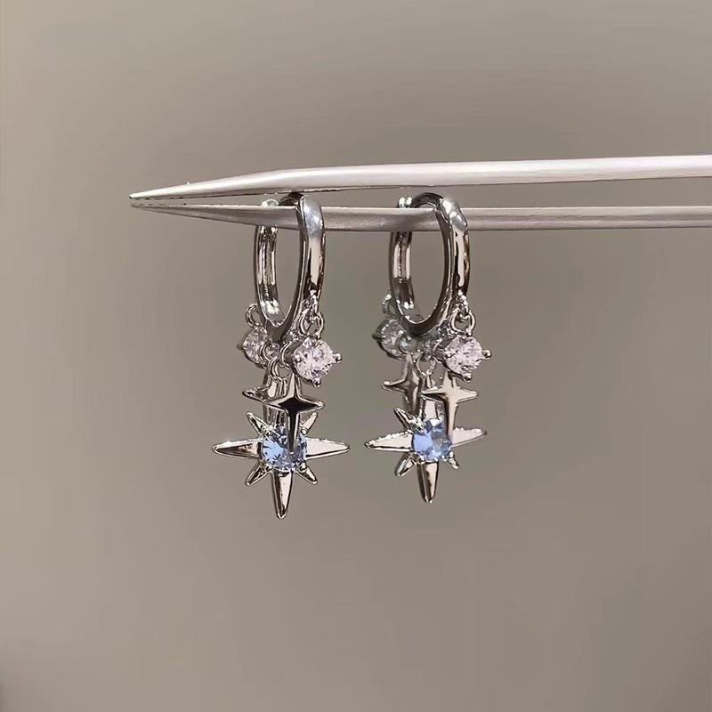 Blue Zircon Star Ear Cuff: Elegant & Versatile Light Luxury Earrings for a Fashionable Commute.
