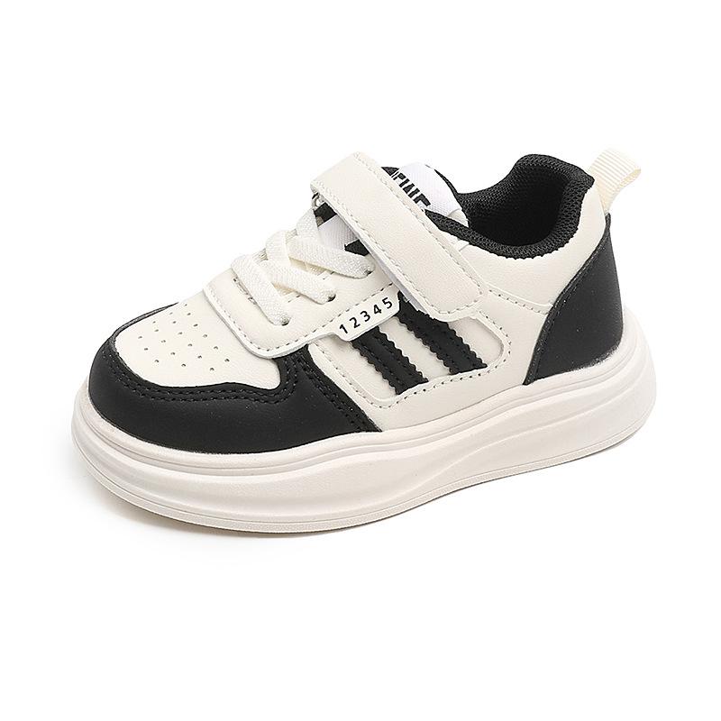 Children's Sports Shoes Board Shoes 2025 Autumn New Lightweight Girls Casual Shoes Baby Toddler Shoes Single Boys White Shoes