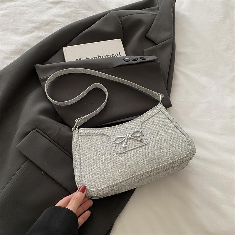 Premium texture versatile underarm small bag women's bag 2025 new fashion portable shoulder bag foreign style baguette bag women