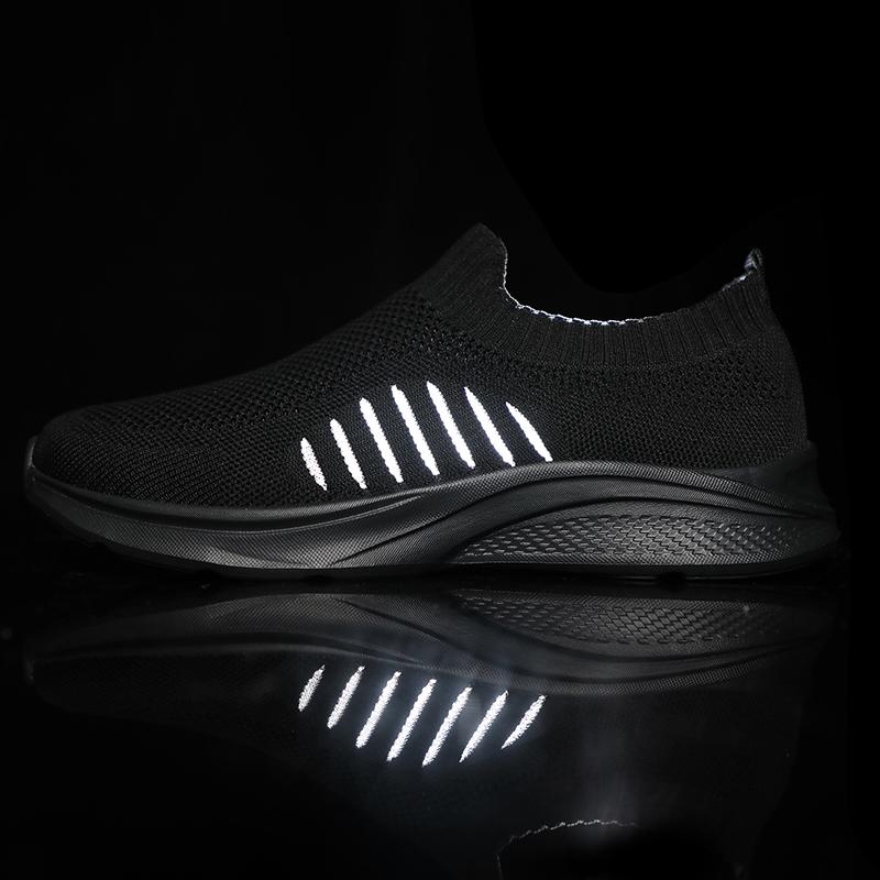 Summer Mesh Men Casual Shoes Lightweight Sneakers Men Fashion Walking Shoes Breathable Slip On Mens Loafers Zapatillas Hombre