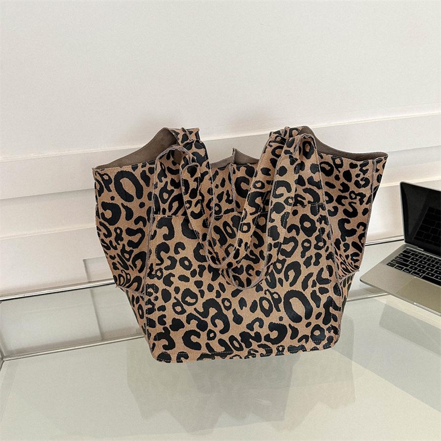 

Women s Large Fashion Tote: Soft Leather, Single Shoulder, High Capacity Bag