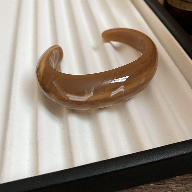 Acrylic Glossy Gradient Geometric Open Bracelet European and American Fashion Simple Bracelet Personalized Jewelry Design Niche