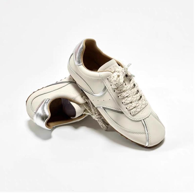 Fashion Shoes Female 2025 Hot Sale Lace-up Women's Vulcanize Shoes Fashion Round Toe Outdoor Slip-Resistant Casual Versatile Sneakers