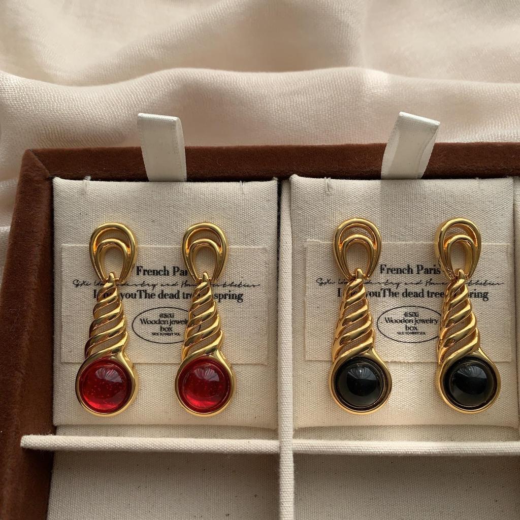 Gold Spiral Texture Gem Earrings Earrings Light Luxury Retro Exquisite Premium Texture Commuter Personality Earrings