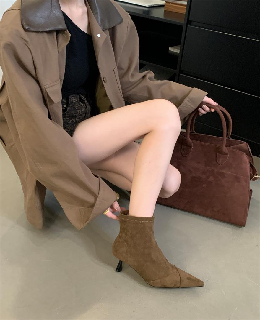 

Женские ботильоны на высоком каблуке в французском ретро-стиле с острым носком, новые эластичные тонкие ботинки осень 2025 39 верблюд