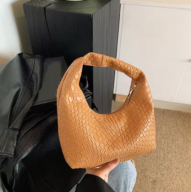 

Women Soft Shoulder Bag Fashion Woven Hobo Bag Large Capacity Leather Tote Handbag Braided Satchel Bag Commuting Bag