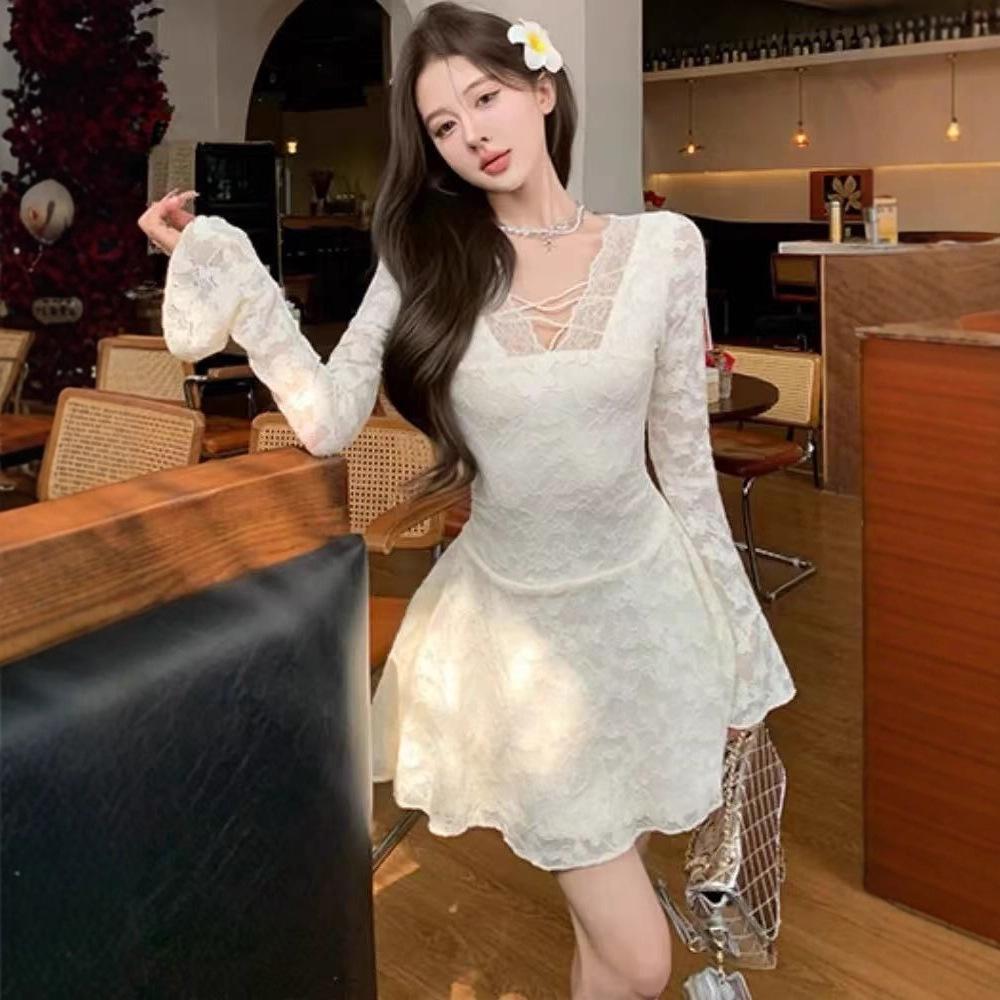 

Korean pure desire style V-neck long-sleeved lace dress autumn and winter new slim-fitting waist and thin A-word short skirt women S белый