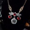 Retro Gotische Rote Kristall Hohl Geschnitzte Fledermaus Fünfzackiger Stern Anhänger Halskette für Damen Halloween Party Schmuck Zubehör Geschenke