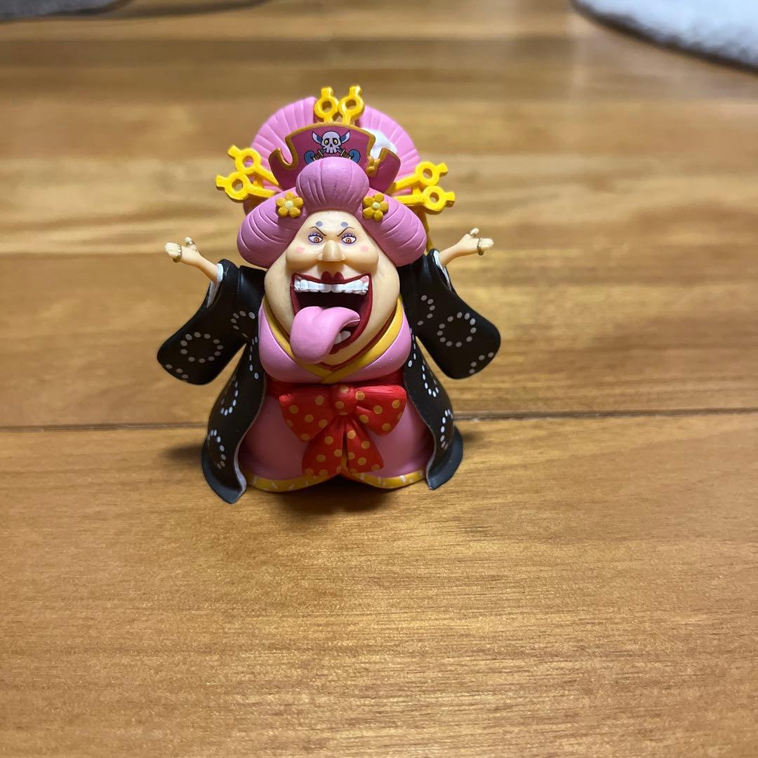 Б/у фигурка One Piece World Collectable Шарлотта Линлин