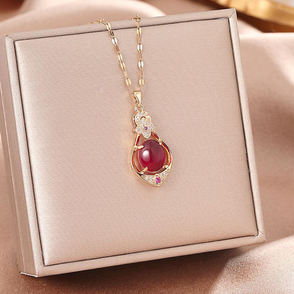 Japan and South Korea Simple Popular Wind Titanium Steel Necklace Female Niche Exquisite Internet Celebrity Zircon Clavicle Chain High-end Jewelry